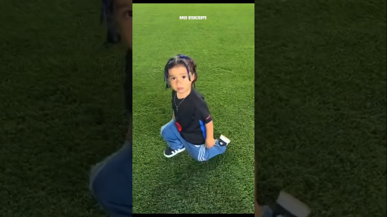 Raphinha's son celebrating goal like his dad 🫡