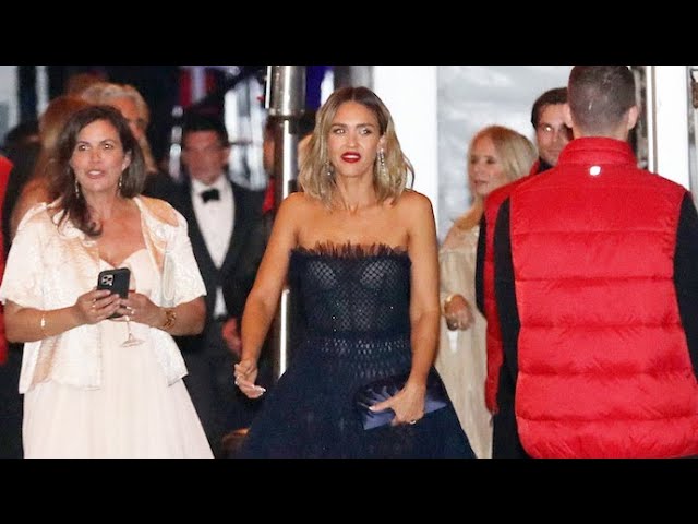 Jessica Alba Rocks Navy Tulle Dress And Satin Stilettos For Oscars After  Party :: GentNews