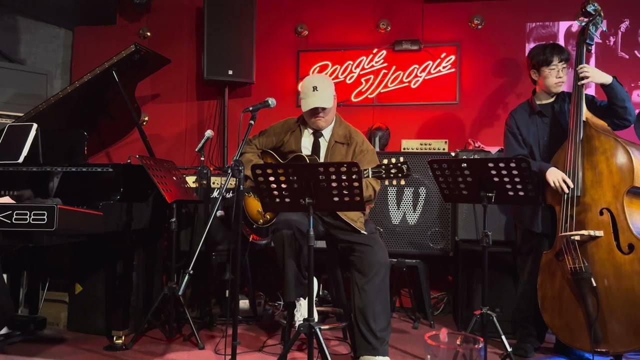 Bb Jazz Blues at BOOGIEWOOGIE