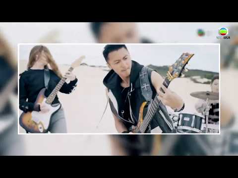 謝霆鋒重操故業  烈日下孭住結他拍MV (有MV片段)
