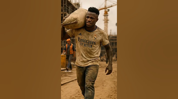 Real Madrid Players Become Construction Workers! 😂⚽🏗️