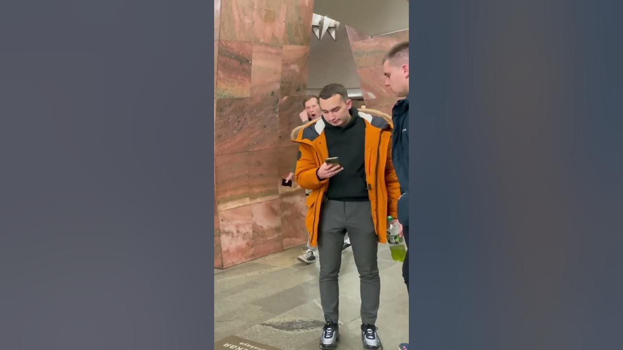 🚆The next station is Marksistskaya 🥱Oh I’m yawning #throat #shorts #yawn