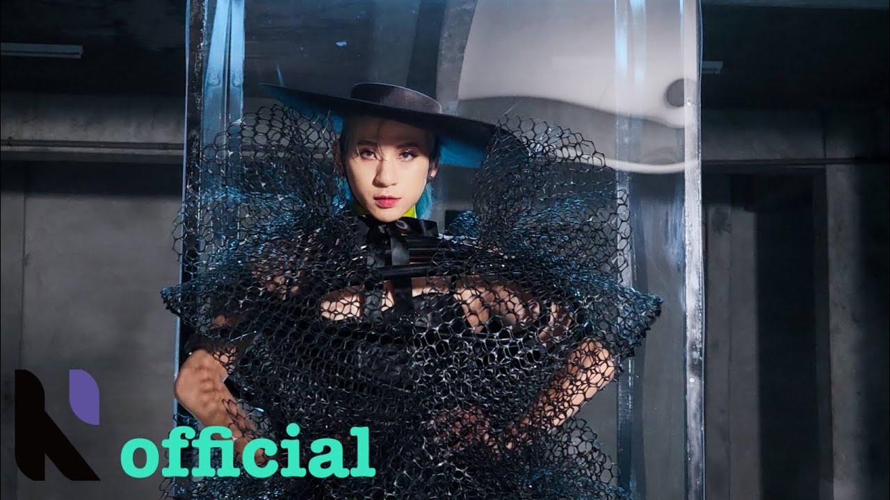 嘻小瓜 KUAKUA 謝紹宸  "乖乖吃瓜 SHUT UP AND EAT " M/V