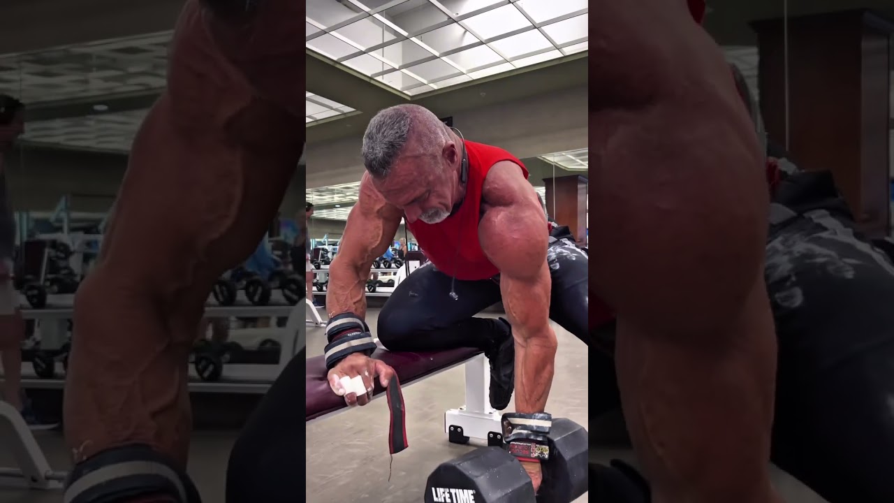 This exercise should be a staple in your workout arsenal to safely develop back thickness.#workout