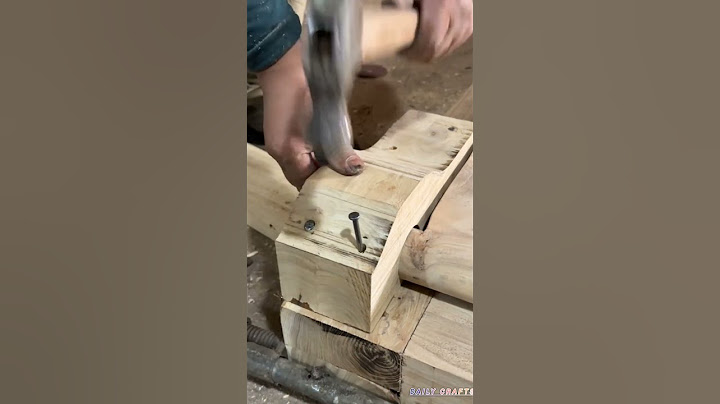 تجميع الأثاث الخشبي