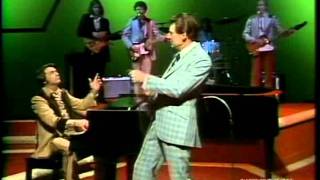 I'm Gonna Find It Where I Can - Jerry Lee Lewis and Mickey Gilley chords