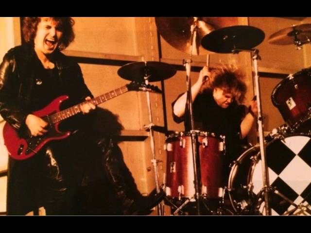 Wild Force - Inside Looking Out auf YouTube ansehen Wild Force - Inside Looking Out auf YouTube ansehen