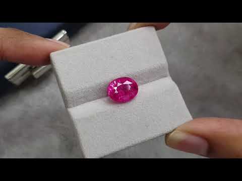 Neon pink Mahenge spinel in oval cut 6.06 ct, Tanzania Video  № 2