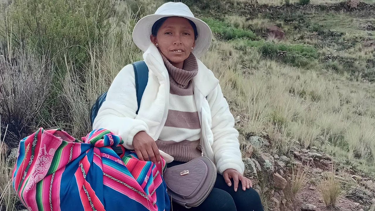 Cosechando papa Nueva en los Andes del Perú con Mamá MARIA mira que paso !