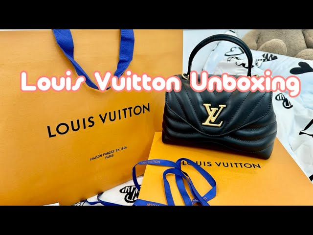 Louis Vuttion New Wave Chain Bag GM M21615 in 2023