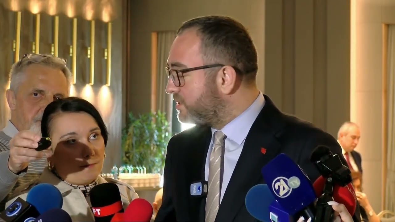 Пиштол вперен кон сопругата, нападната ќерка - тројца мажи уапсени за семејно насилство