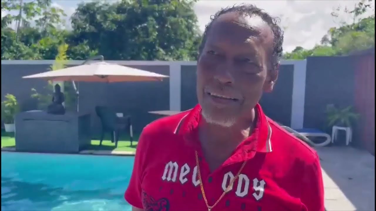 Erwin Bouterse bij Bemoei Brigade...