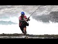 Así pesca este HOMBRE con la TÉCNICA del SPINNING en MAR AGITADO