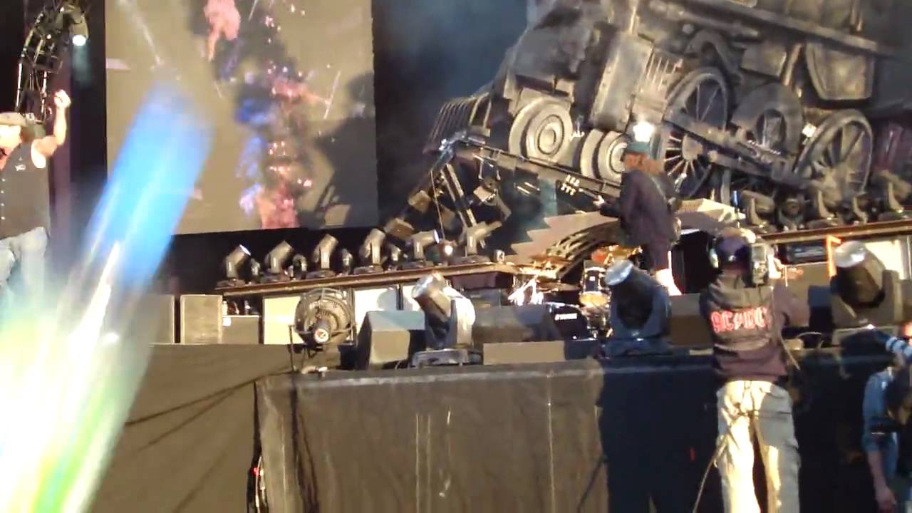 AC/DC Download 2010 Intro Rock 'n Roll Train live Donington - YouTube