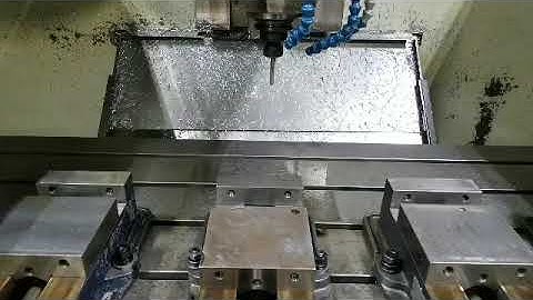 Fadal VMC6030 4-Axis CNC Vertical Machining Center with Fadal VH-65 Programmable Rotary Table