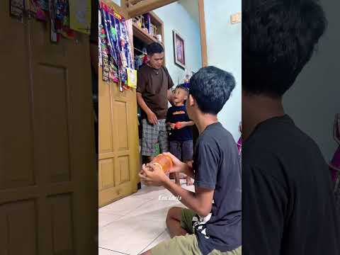 THALIA PUTRI ONSU \u0026 THANIA PUTRI ONSU - MENABUNG ( OFFICIAL MUSIC VIDEO )