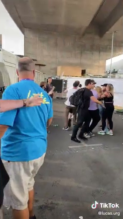 Tanzverbot Schlägerei (Beef) auf Gamescom Video 5