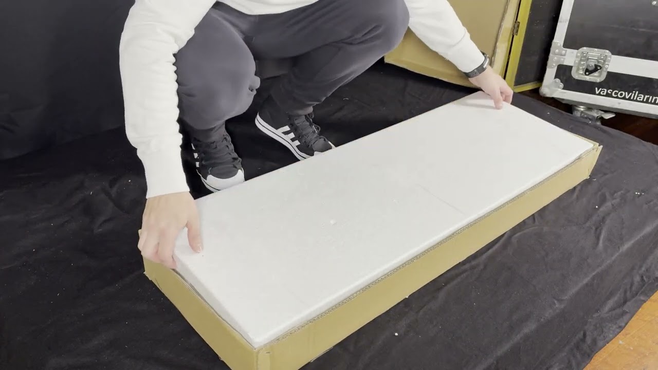 Henry's Stratocaster Relic Black Mamba Unboxing