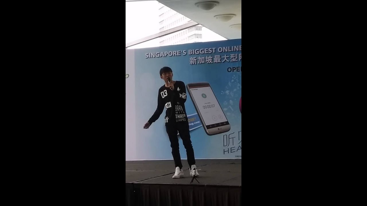 Wang Wei Liang sang "牵着我"。[Short Version]