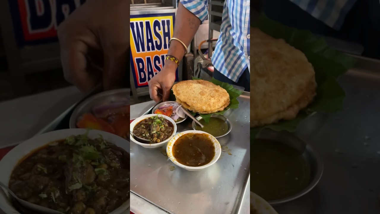 60years old shop chhole bhature in Haridwar 