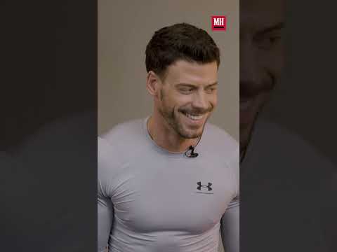 François Arnaud has thoughts on the Heated Rivalry mass psychosis event  #menshealth