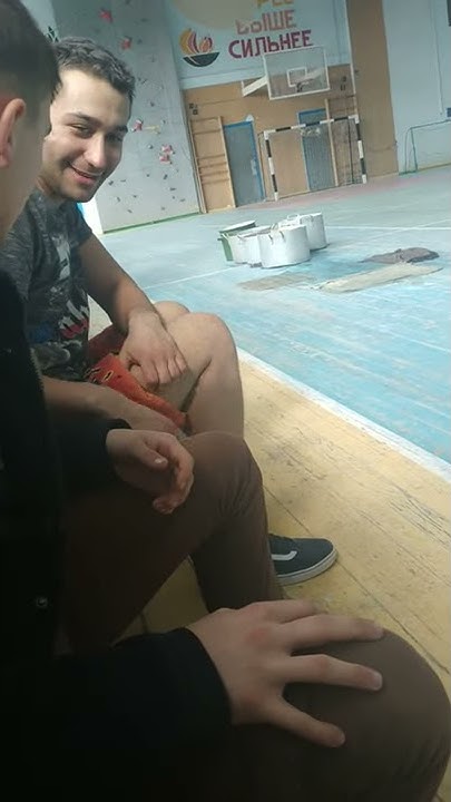 Сергей бреет ноги😏🌆 - YouTube