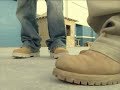 La Seguridad de los Trabajadores Jóvenes de Construcción- Zapatos de Protección