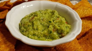 صلصة افوكا للفاهيتا بطريقة مبتكرة و شهية لليالي الصيفية Guacamole