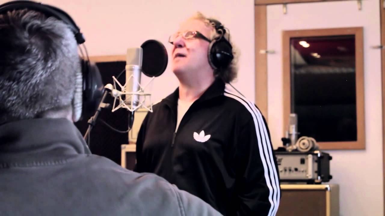 Sending out an SOS mit Sigi Gall, Cherry Gehring, beide Backblech und James Geier