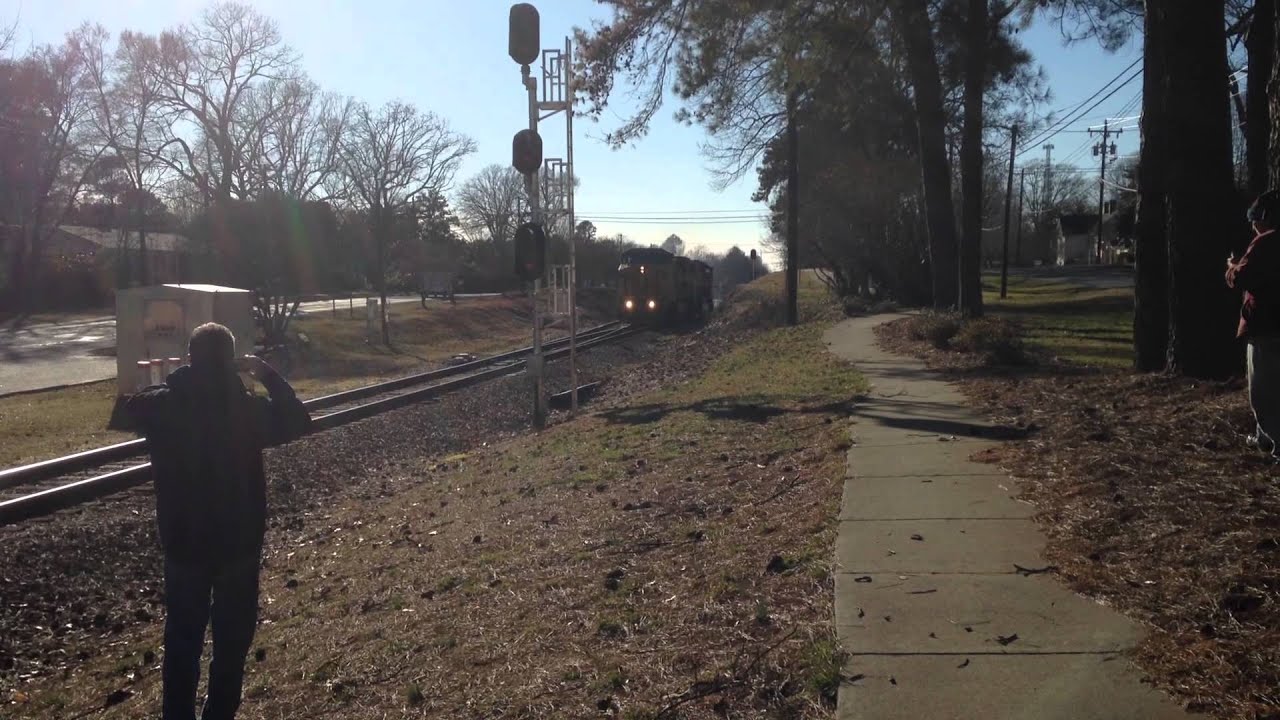 UP 9463 and UP 4190 Northbound Waxhaw, NC