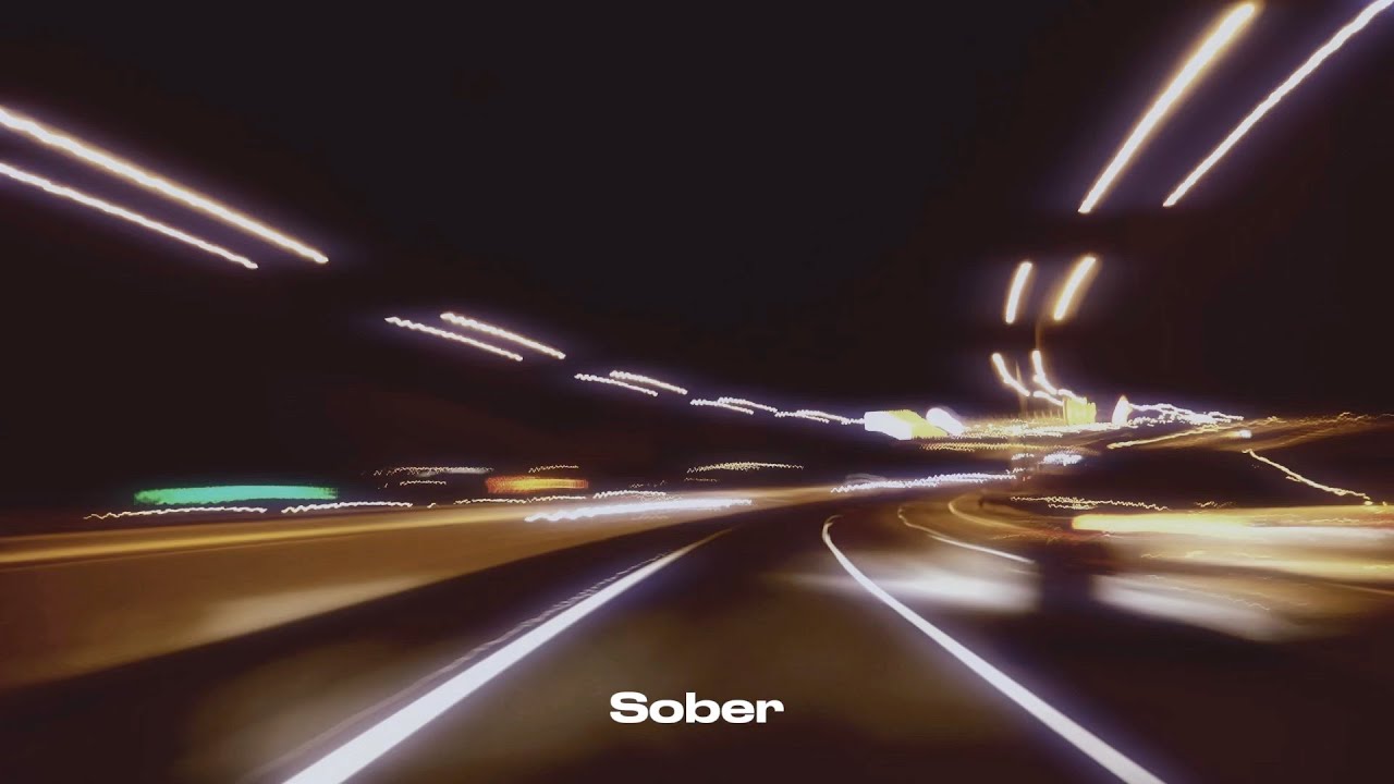 Minh - sober (lyric video) auf YouTube ansehen Minh - sober (lyric video) auf YouTube ansehen