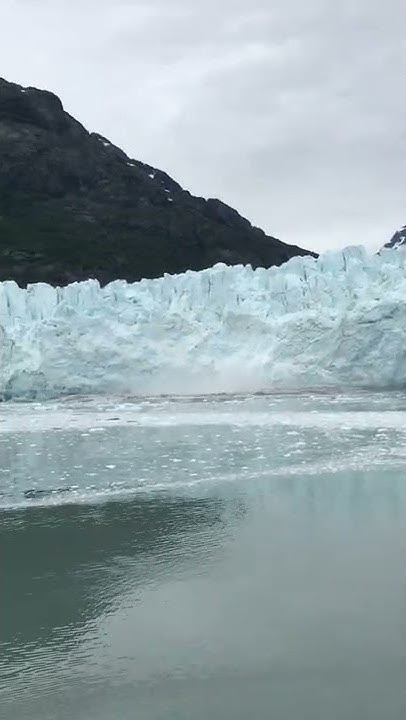 Mini tsunami in river