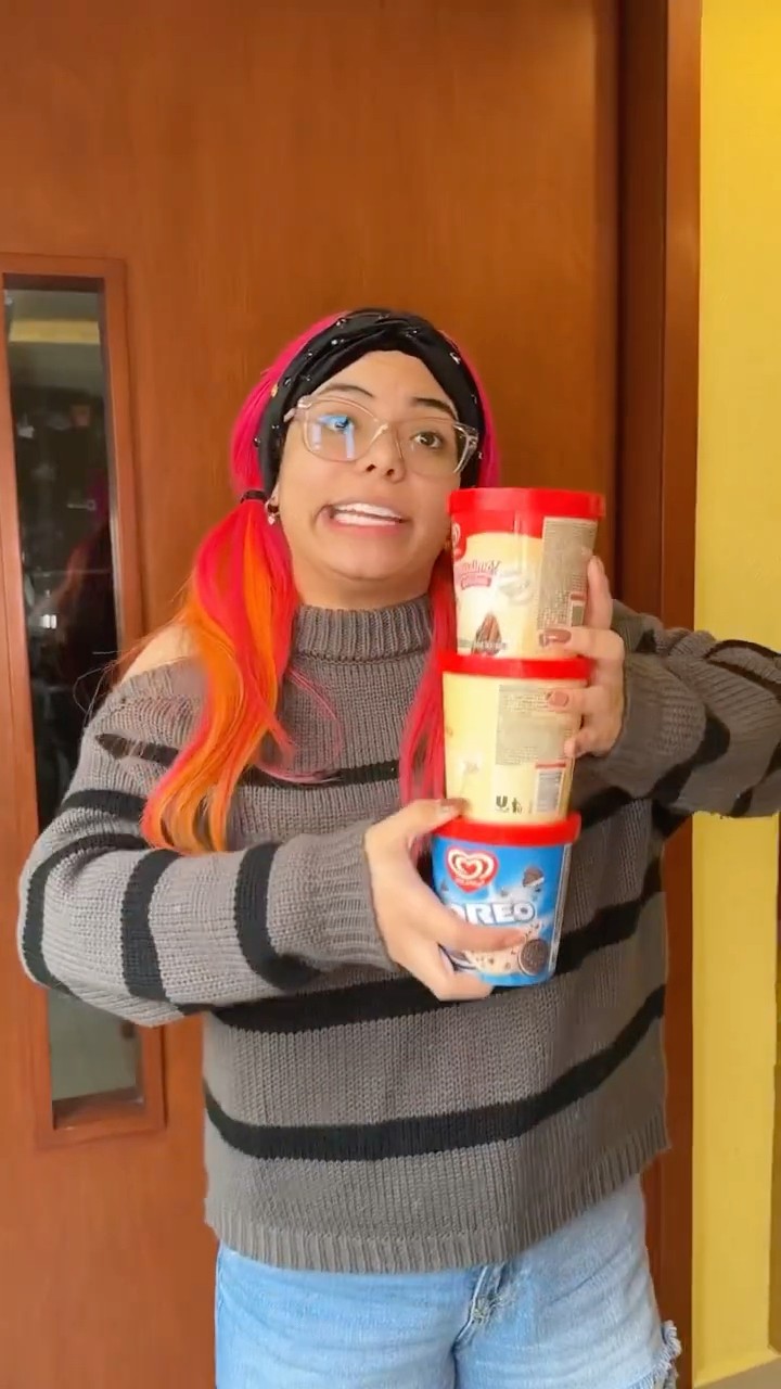 TODOS ME PIDEN FAVORES
