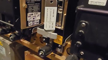 Boeing 777 EGPWC terrain database loading in progress.