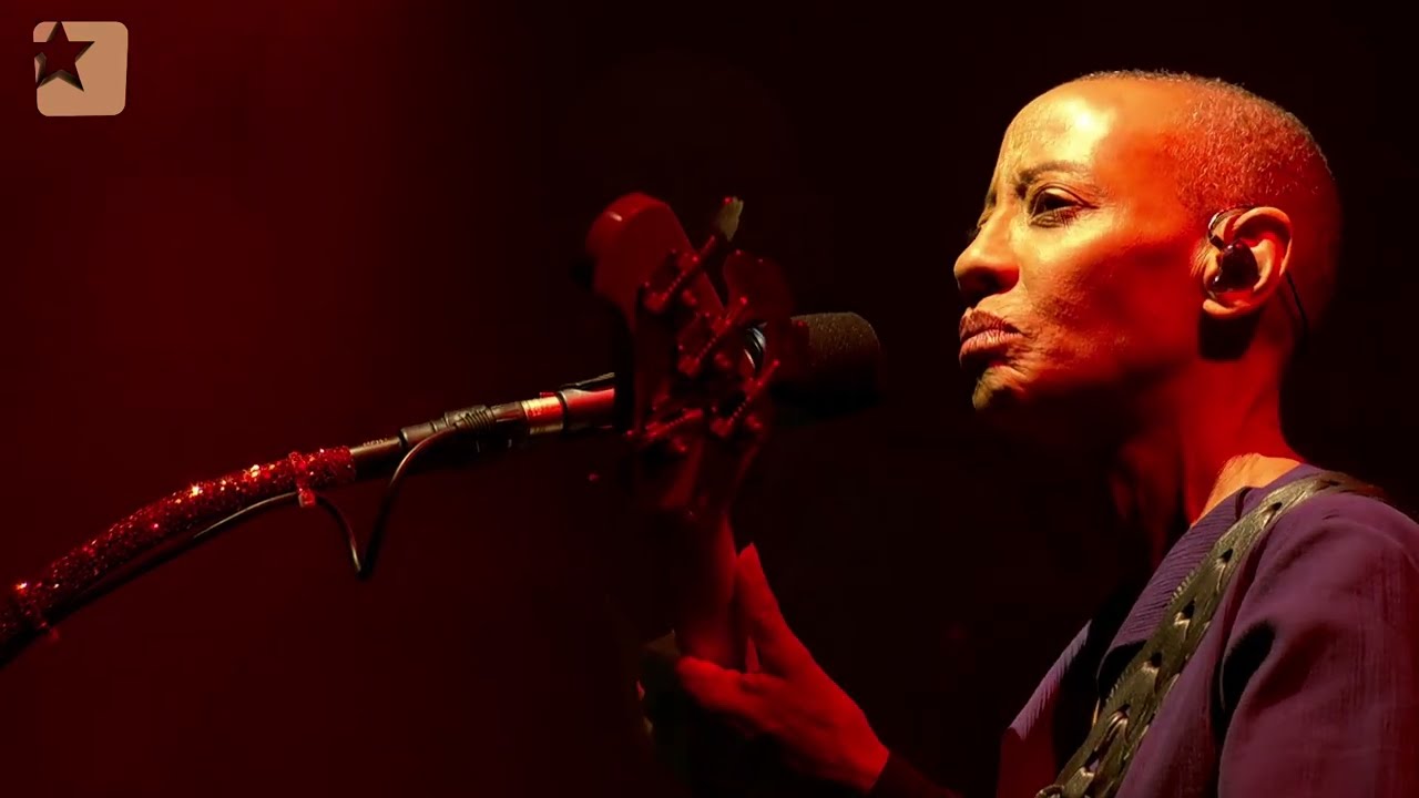 Gail Ann Dorsey & M 
