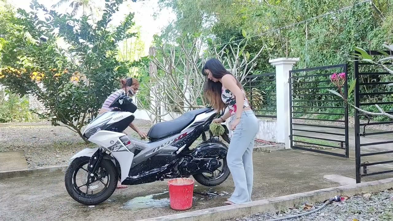 Washing the motorcycle 🏍️ accidentally pee.