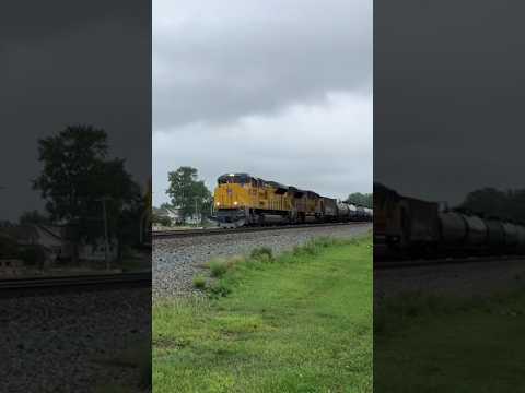 Killer horn on UP #8388 at Wauseon, OH!