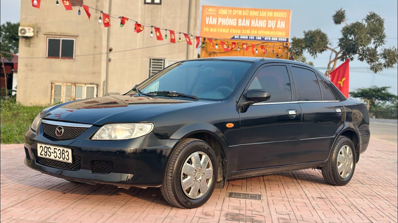 Ô tô gì mà rẻ như xe máy giá có vài chục triệu vẫn hoạt động bình thường Mazda 323 thương hiệu Nhật