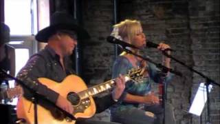 Lorrie Morgan Leaving on your mind @ Tracy lawrence's Fan Club Party CMA FEST chords