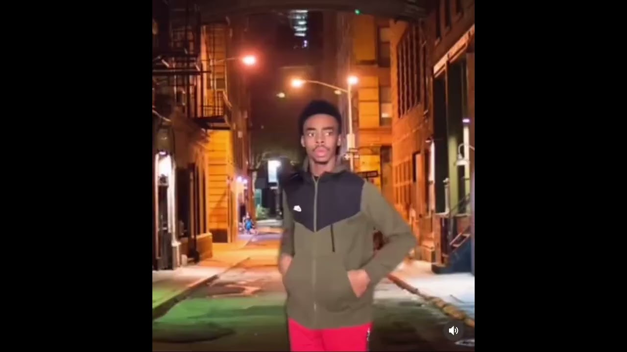 Obejrzyj Hey man I think you got him. Batman Tik Tok Video. w YouTube Obejrzyj Hey man I think you got him. Batman Tik Tok Video. w YouTube