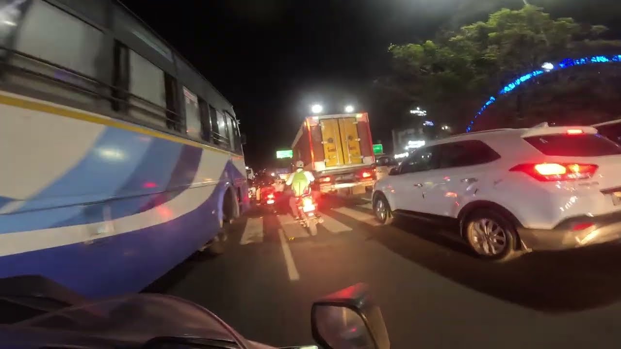 Chengalpattu to Tambaram Night Ride on BMW RR 310 | Stunning Light Setup & Highway Vibes