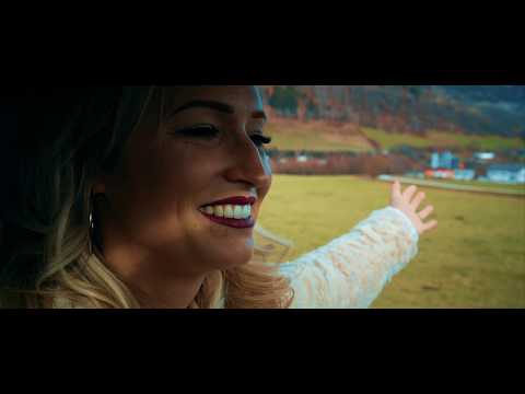 Julia Buchner - Schwarzer Sand von Santa Cruz feat. Bibi Booom (offizielles Video)