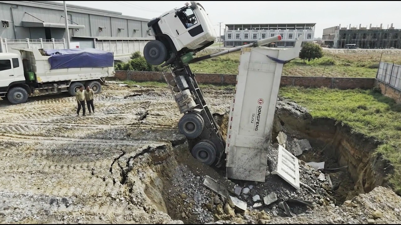 WOW!! OMG!! Gone Wrong Massive Dump Truck Fail While Land Filling Up Bulldozer SHANTUI, DONGFENG Tru