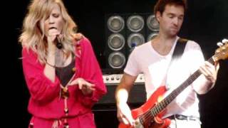 Watch Ilse Delange Paper Plane video