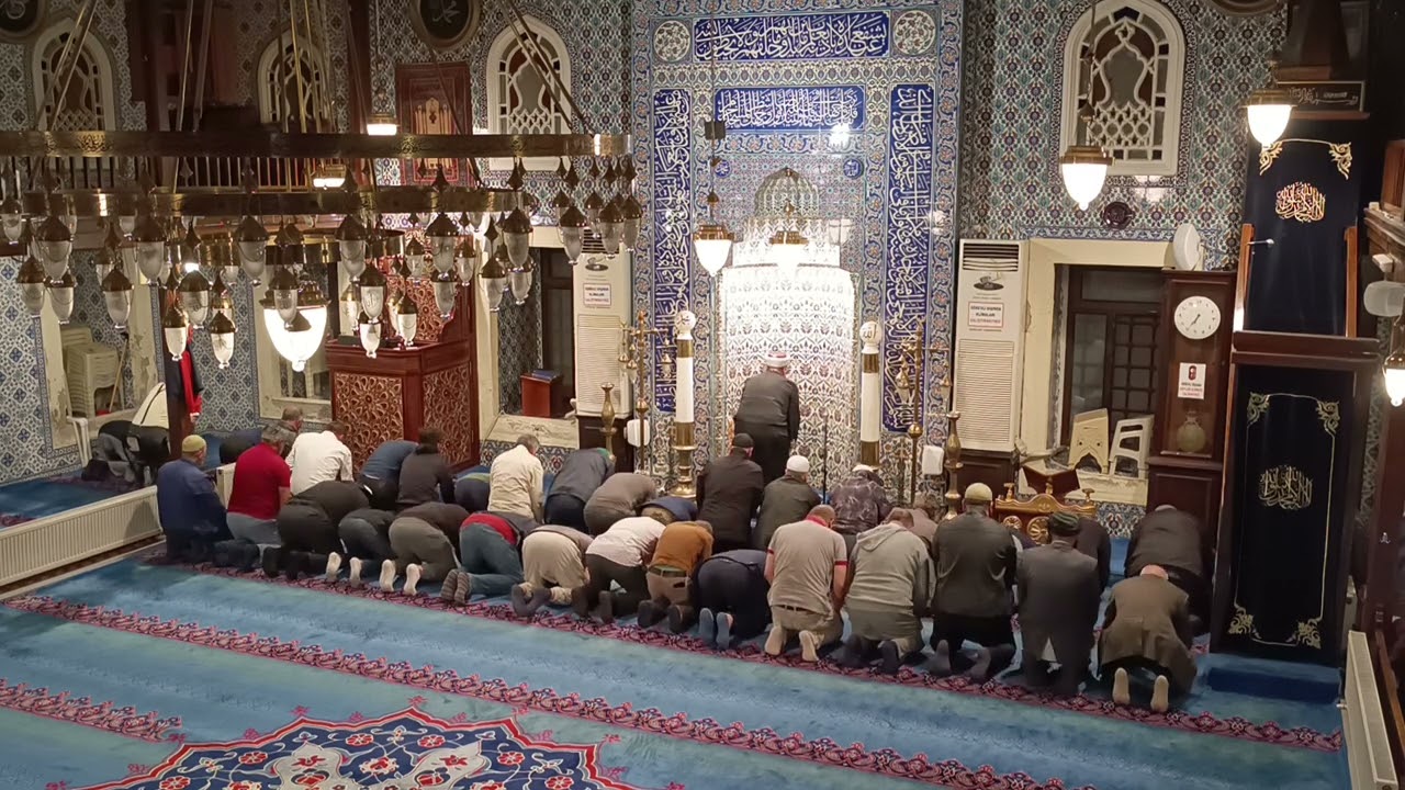 Kadiköy Osmanağa Camiinde Sabah Namazi.6.10.23.cuma