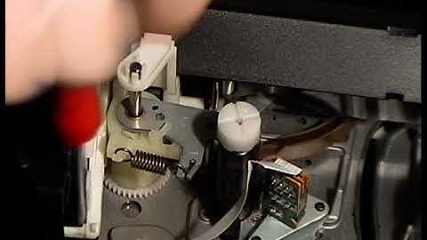Panasonic VHS Recorder stuck Cassette remove, K-Mechanism 1992-1999  NV-HS900EG,  disconnect Power !