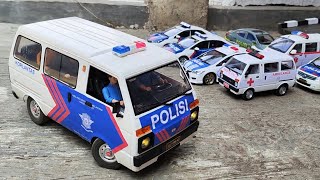 Mobil Polisi Bawa Penumpang | RC Van WPL D42 Skala 1:10 screenshot 3