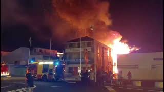 🔥Incendie à Basse-Terre. De gros moyens ont été mis en place pour éteindre ce feu🚒