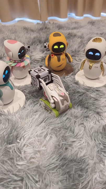 Pooh! Cozmo want to play with eiliks #robot #eilik #energizelab #cozmo #loona #keyitech