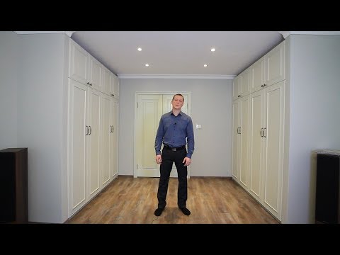 Классический белый шкаф в спальню из эмали